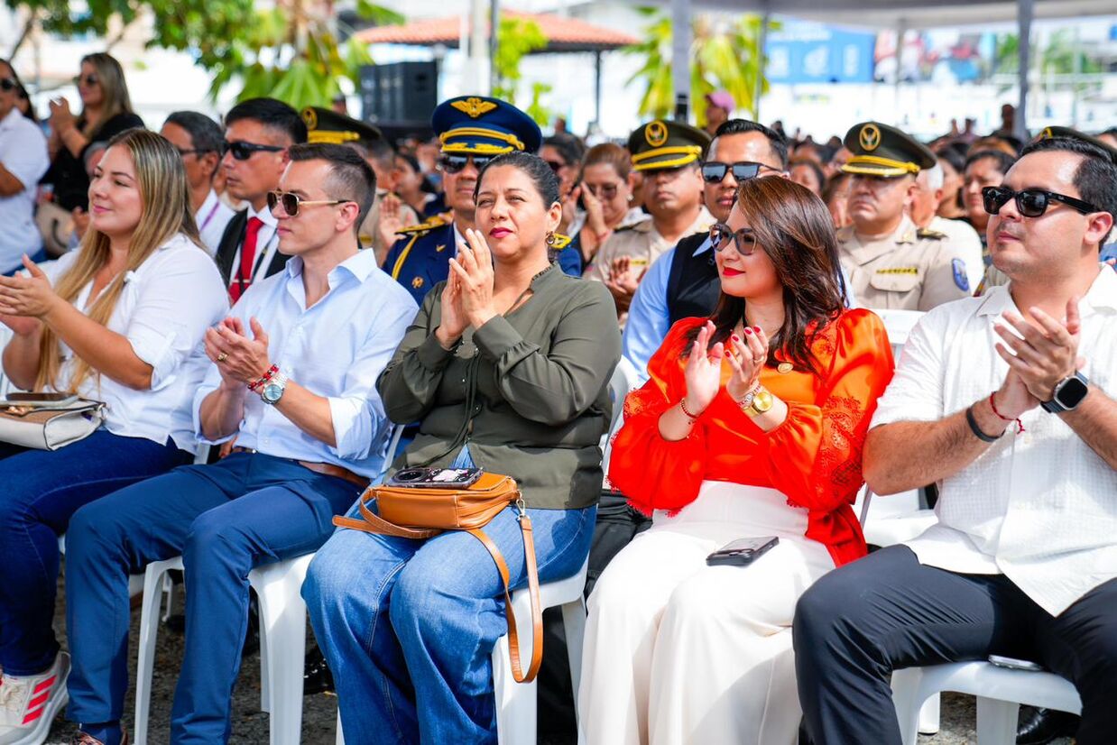 Noboa fortalece la capacidad operativa policial con la entrega de 230 patrulleros en El Oro